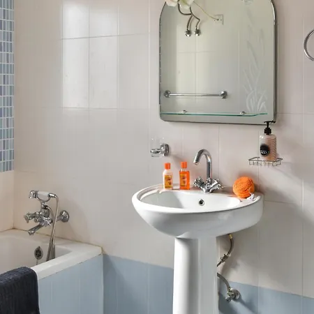 Cosy, Spacious & Sunlit 2br Penthouse - Close To Bugibba Square & Seafront St. Paul's Bay