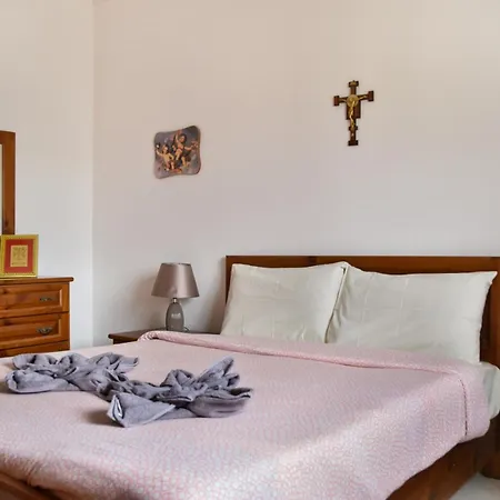 Apartment Cosy, Spacious & Sunlit 2br Penthouse - Close To Bugibba Square & Seafront *