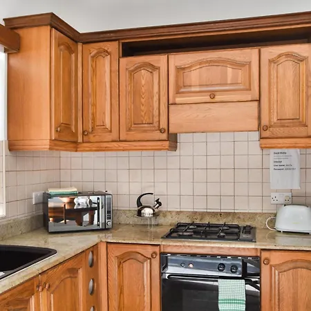 Apartment Cosy, Spacious & Sunlit 2br Penthouse - Close To Bugibba Square & Seafront